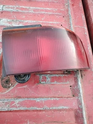 1992-95 Mercury Sable Tail Light Assembly Right Sedan Quarter Panel Mounted RH - Image 1 of 3