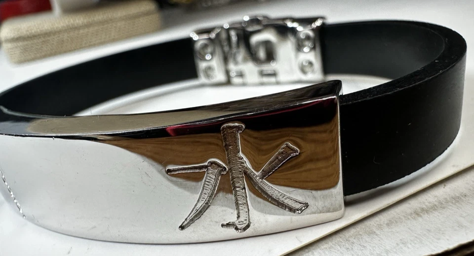 Pulsera Pianegonda vintage de plata de ley de goma negra símbolo de agua japonesa Foto 1 de 4