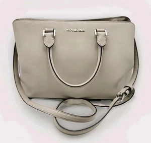 Borsa a tracolla MICHAEL KORS Selma media in pelle saffiro con zip superiore grigia - Foto 1 di 16