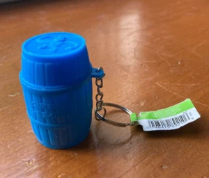 Vintage Barrel Of Monkeys 1998 Hasbro Plastic Keychain Mini 10 Monkeys multi - Picture 1 of 3