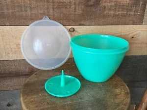 Vintage Tupperware Crisp-It #679-681-Giadeite verde lattuga custode, coperchio e punta - T32 - Foto 1 di 9
