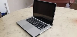 Apple MacBook Pro 13 inch laptop - with CD ROM - Picture 1 of 14