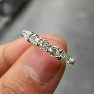 Fede nuziale donna diamante creato in laboratorio taglio tondo 2 ct finitura oro bianco 14 carati - Foto 1 di 8