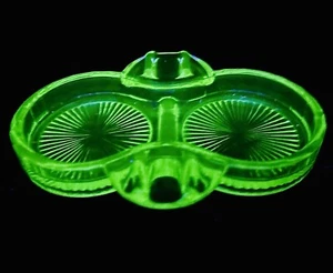 Vintage Uranium Green Depression Glass Double Inkwell With Pen Rest - Picture 1 of 13