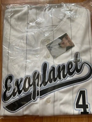 [EXO] EXIST EVERLINE Pop Up Store 'BAEKHYUN' Uniform Official - Image 1 of 2