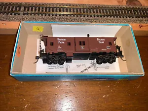 ATHEARN Bev-Bel BAY WINDOW POLICE CABOOSE SOUTHERN PACIFIC SP #4766 - Picture 1 of 8
