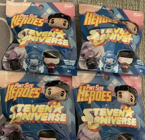 Lot Of 4 Sealed Bags Pint Size Heroes Cartoon Network's Steven Universe HTF Cover