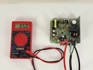 Omron S82J-01005A Schaltmodus 5V DC @ 2A, 10W Netzteil - funktionstüchtig! - Bild 1 von 9
