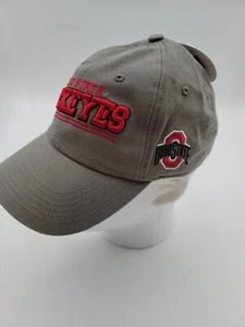 Cappello Ohio State Buckeyes Rosso Grigio Oversize Regolabile Logo Ricamato NCAA  - Foto 1 di 7