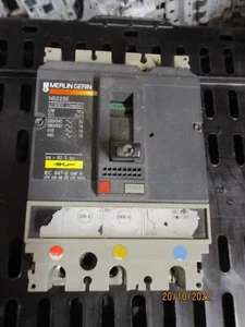 INTERRUPTOR CIRCUITO MERLIN GERIN COMPACTO NS225E 200 AMPERI TRIPLE POLO MCCB - Imagen 1 de 2