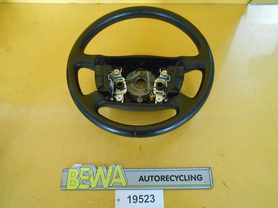 Lenkrad  ohne Airbag     VW Passat 3BG/B6  Kombi       J0419091DGE74   Nr.19523 - Bild 1 von 1