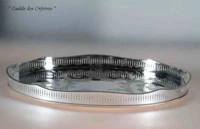 Bandeja de galería ovalada plateada de 18", en relieve.  Foto 1 de 3