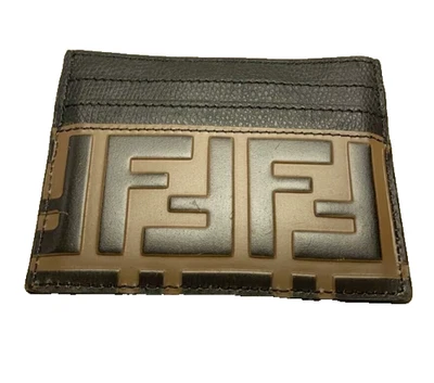 Estojo de cartão Fendi padrão FF Zucca marrom acessórios femininos largura 10cm altura 8cm  - Imagem 1 de 4