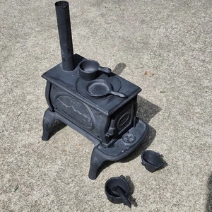 Tiny Old Mountain Cast Iron Wood Stove Cabin Kettle & Pans 7"x6" 10" Tall - Picture 1 of 18
