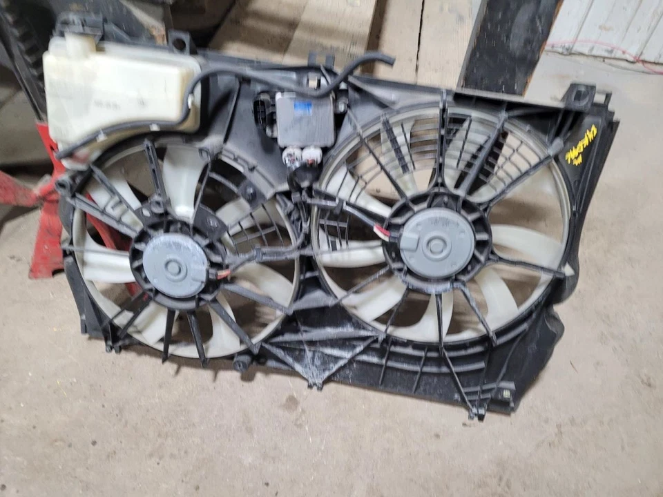 Radiator Fan Motor Fan Assembly Fits 16-22 LEXUS RX350 1946206 - Image 1 of 1
