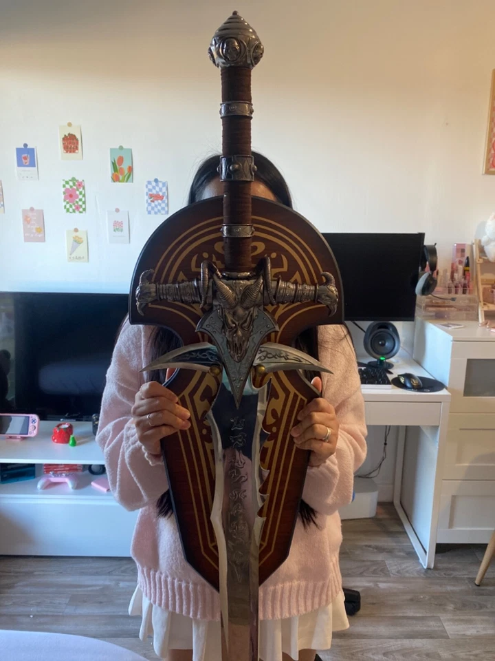Epee neuve Frostmourne / Deuillegivre World Of WarCraft Lich King 1:1 Francia Foto 1 de 1