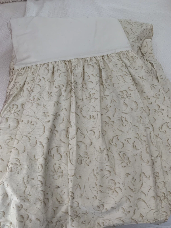 Ralph Lauren Yorkshire Rose Queen Tonal Scroll Bedskirt EUC 18” - Image 1 of 2