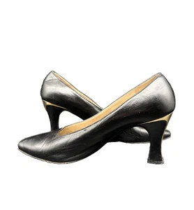 Vintage 90s ST. JOHN Black Leather Classic Pumps Gold Heel Womens Sz 9 ITALY KC - Picture 1 of 10