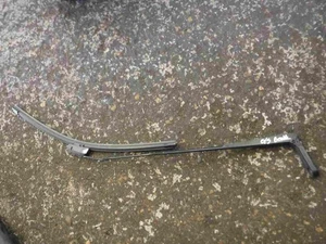 Volkswagen Beetle Convertible 2002-2006 Drivers OSF Front Wiper Arm 1C2955410B - Picture 1 of 2