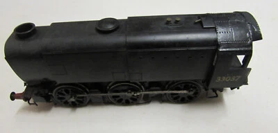 Hornby R2355 Q1 Bulleid 0-6-0 33037 BR Black early crest Boxed. Post Paid UK. - Image 1 of 4