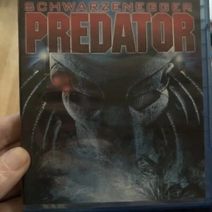 Predator (Ultimate Hunter Edition) [Blu-ray], Good DVD, Arnold Schwarzenegger - Bild 1 von 4