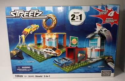 Mega Bloks Streetz 2-in-1 New Open Box Damaged Box 96440 Pizza Shop & Donut Dash - Image 1 of 4