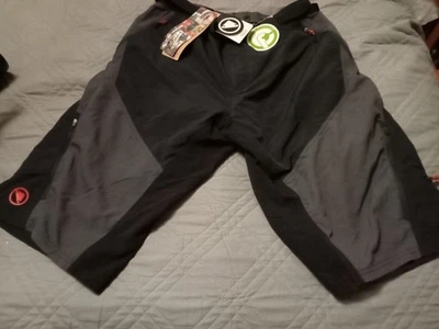 NWT Endura Humvee 2 MTB/Downhill/Gravel Shorts Inc Liner Size XXXL Christmas  - Image 1 of 4