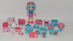 Shopkins Petkins Happy Places Dreamy Bear Welcome & Decor Pack with Jessicake  - Imagen 1 de 10