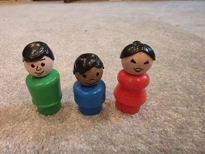 Fisher Price Little People Familie aus schwarzem geformtem Haar. Papa Mama Junge - Bild 1 von 2