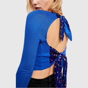 Free People Damen Top Blau Dual Samt Tie Back V-Ausschnitt Cropped Stretch Small - Bild 1 von 12