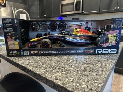 Brand New MAISTO TECH 1:10 R/C RED BULL FORMULA 1 RACING RB19 - MAX VERSTAPPEN! - Image 1 of 4