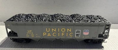 K- Line O Scale K623-2114 Union Pacific Classic Hopper #37416 Die Cast - Image 1 of 4