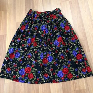 Koret Petites 12 Petite (Fits 27 In) Floral 100% Rayon Button Non Lined Skirt - Picture 1 of 11