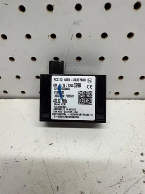 2023 Chevy Silverado 2500 Door Locking Control Module OEM LOW MILES 13523298 - Image 1 of 4