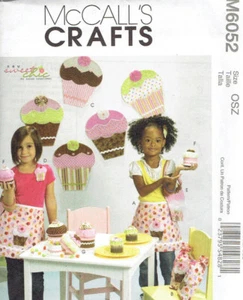 M 6052 Niñas Delantal Taza Pastel Pared Decoraciones Prendedor Cartera Golosinas Bolsa Patrón de Costura - Imagen 1 de 2