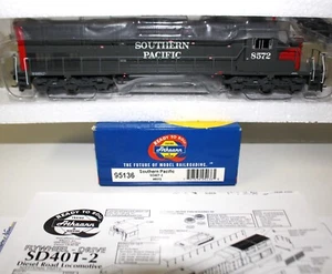 Locomotora diésel Athearn HO 95136 Southern Pacific SD40T-2 #8572 en caja - Imagen 1 de 9