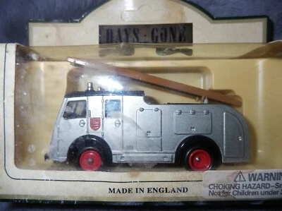 HTF Vintage Days Gone 1955 Dennis Middlesex Fire Brigade Fire Engine #60009 NIB - Image 1 of 4
