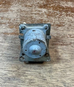 Bomba de lavadora de parabrisas Porsche 911 - Imagen 1 de 4