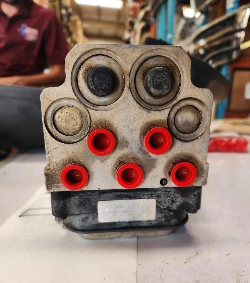 2004-2005 Chevy Trailblazer Anti Lock Brake Abs Pump Control Module Assembly Foto 1 de 4