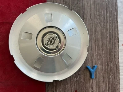 #Y (1) 2004-08 Chrysler Crossfire SRT6 Wheel Center Cap light Grey  A1934000125 - Image 1 of 4