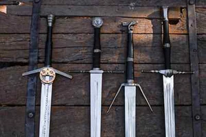 Espada The Witcher - Espadas de Geralt de Rivia - Gran Espada y Espada Felina - Imagen 1 de 16