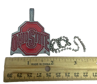 Ohio State Buckeyes NCAA Fútbol Fútbol Colgante Metal, Estaño, Pintura Escarlata, 2" Foto 1 de 4