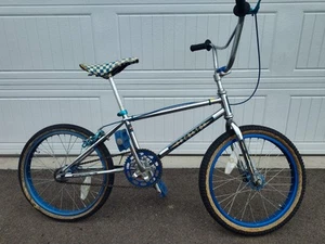 Schwinn Predator BMX Bike Vintage Old school P2200 Atari? Og Clean Rideable - Picture 1 of 19