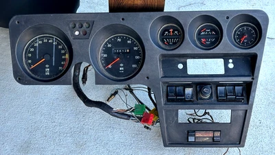 1969 - 1973 OPEL GT ORIGINAL DASHBOARD WITH ALL GAUGES & WIRING (NO RADIO) CLEAN Foto 1 de 4