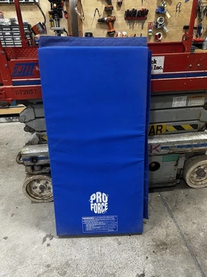 Alfombra de gimnasia Pro Force 4’x8’. Pack de 6 azules Foto 1 de 2