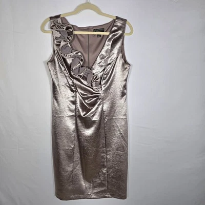 Vestido de Fiesta De Colección Dressbarn Talla 14 Taupe Satén Volantes Sin Mangas Formal Noche Foto 1 de 4