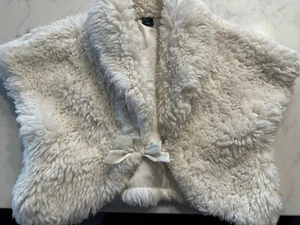 GAP GIRL'S WHITE FAUX FUR COMMUNION FLOWER GIRL BOLERO CAPE Size Large X-Large - Picture 1 of 4