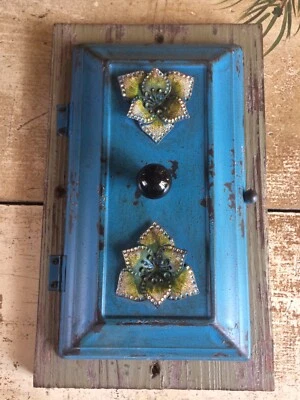 Arte llave oculta de metal madera con gancho de flores colgante puerta magnética Shabby Chic Foto 1 de 4