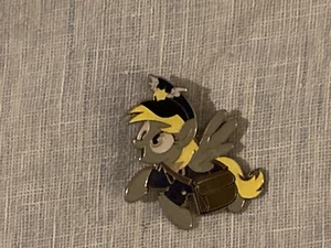 My Little Pony Pin de Metal Derpy Hooves Muffin MLP 1.75" Muffins Ditsy - Imagen 1 de 4