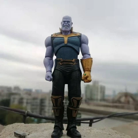 Thanos - Action Figure 7" loose Cover